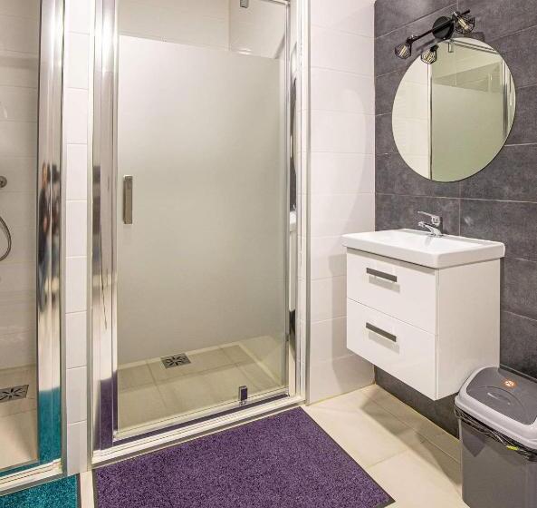 فندق صغير Marathon Noclegi