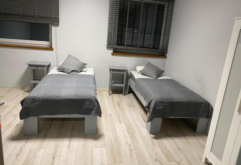 ユースホステル Noclegi Europol