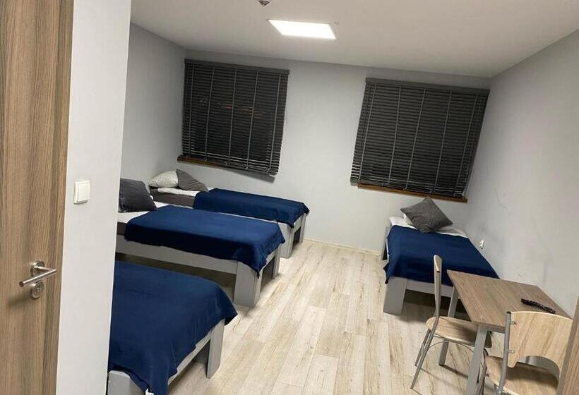 ユースホステル Noclegi Europol