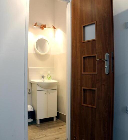 호스텔 Pokoje Gościnne W Wse