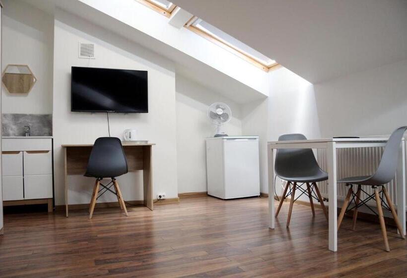 호스텔 Pokoje Gościnne W Wse