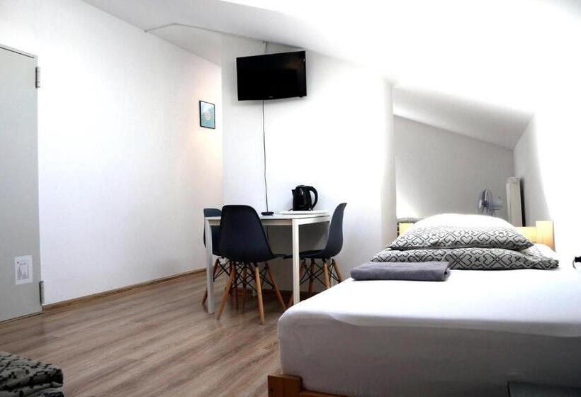 호스텔 Pokoje Gościnne W Wse