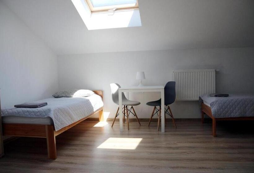 호스텔 Pokoje Gościnne W Wse