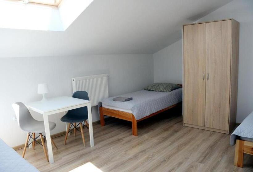 호스텔 Pokoje Gościnne W Wse