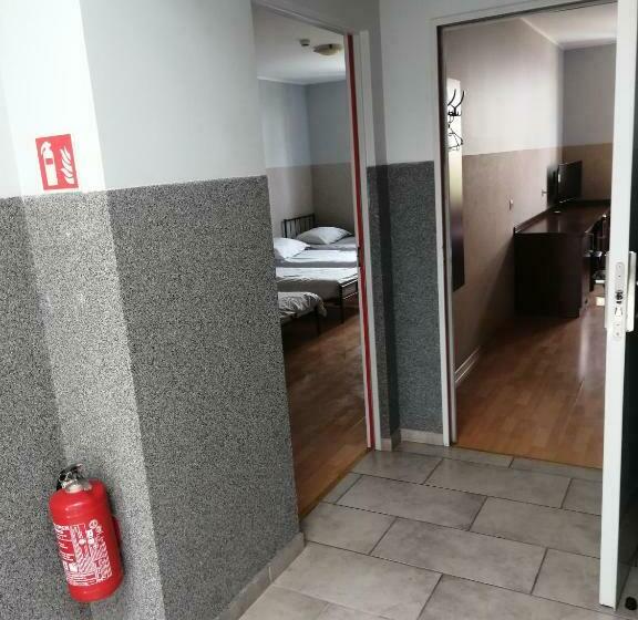 هاستل Pokoje Gościnne Z Prywatną łazienką Dla Firm