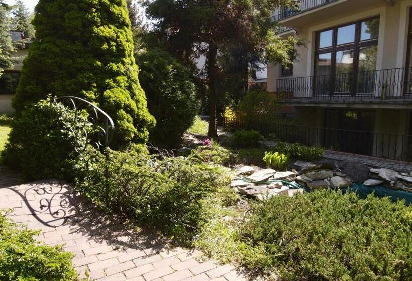 هاستل Pokoje Rezydencja Parysa