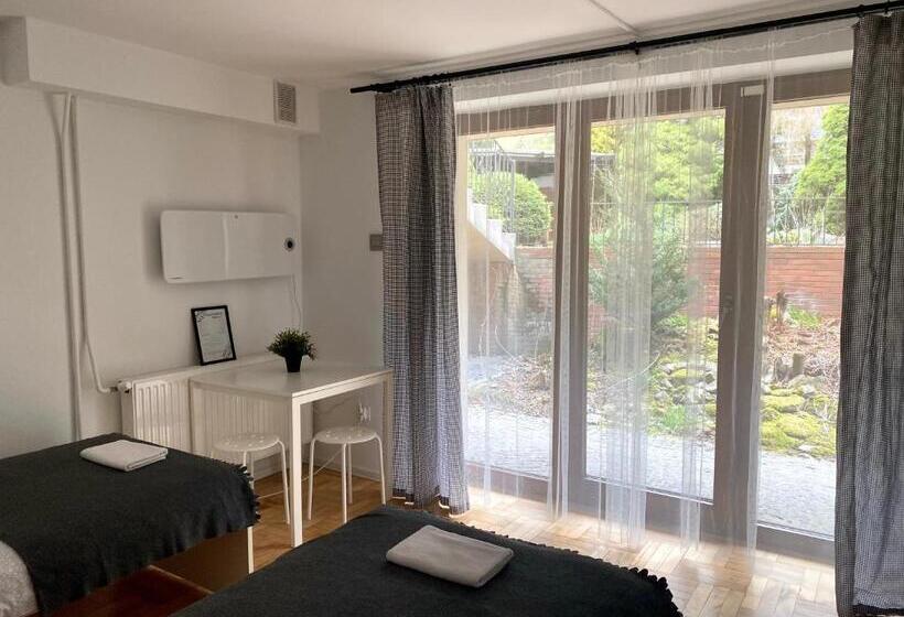 هاستل Pokoje Rezydencja Parysa