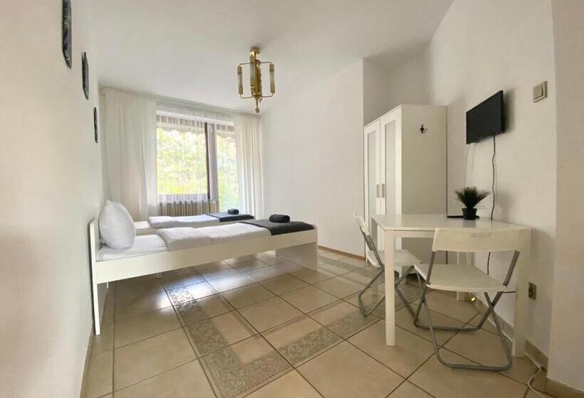 هاستل Pokoje Rezydencja Parysa