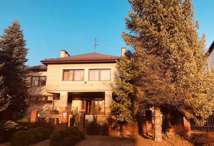 هاستل Pokoje Rezydencja Parysa