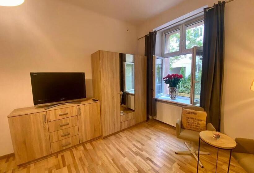 旅馆 Topolove Rooms & Apartments