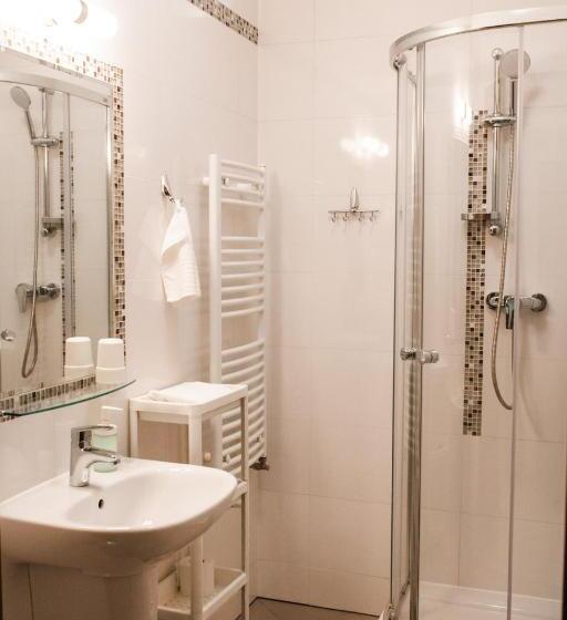 هاستل Zamkowa, Pokoje Gościnne