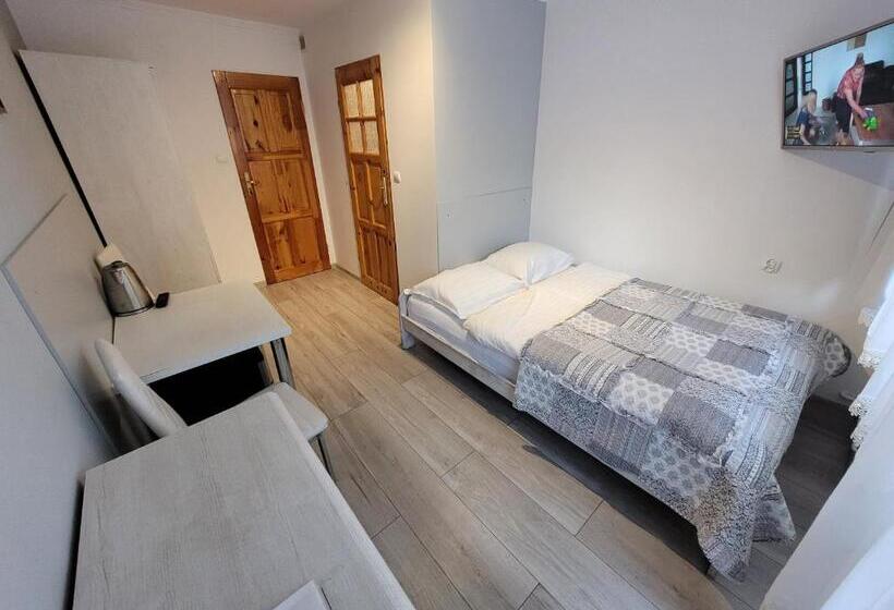 تختخواب و صبحانه 4 Pory Roku