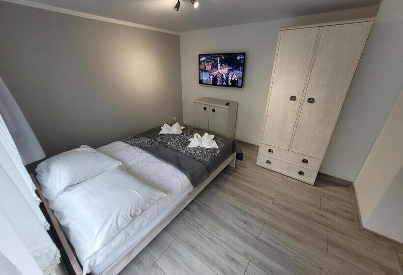 تختخواب و صبحانه 4 Pory Roku