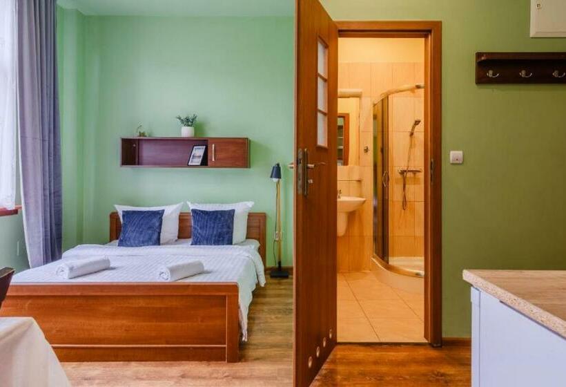 مبيت وإفطار Apartamenty Krupówki