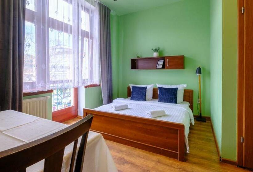 مبيت وإفطار Apartamenty Krupówki