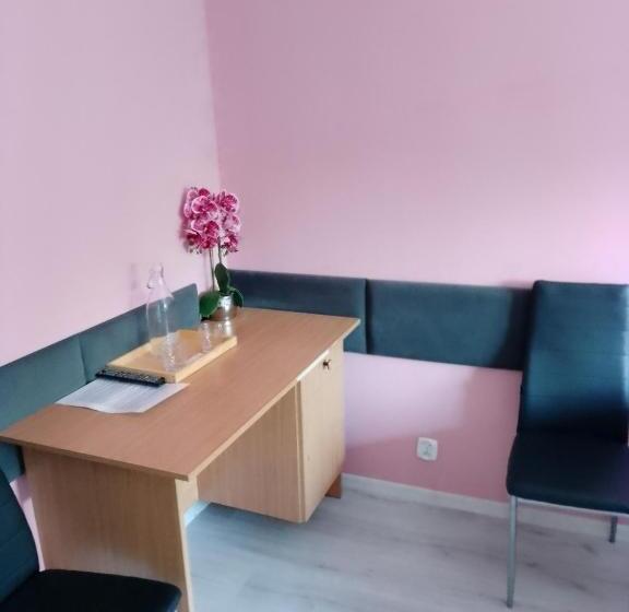 تختخواب و صبحانه Dom Brama Mazur