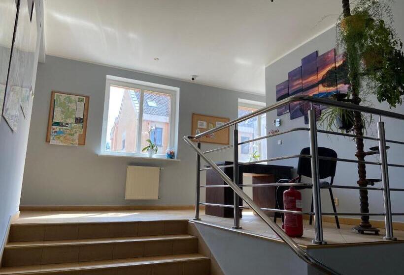 تختخواب و صبحانه Dom Brama Mazur