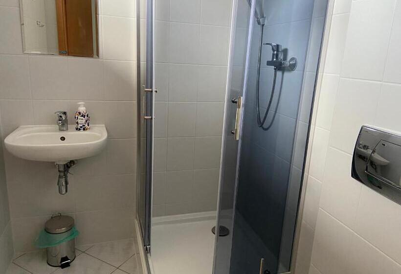 تختخواب و صبحانه Dom Brama Mazur