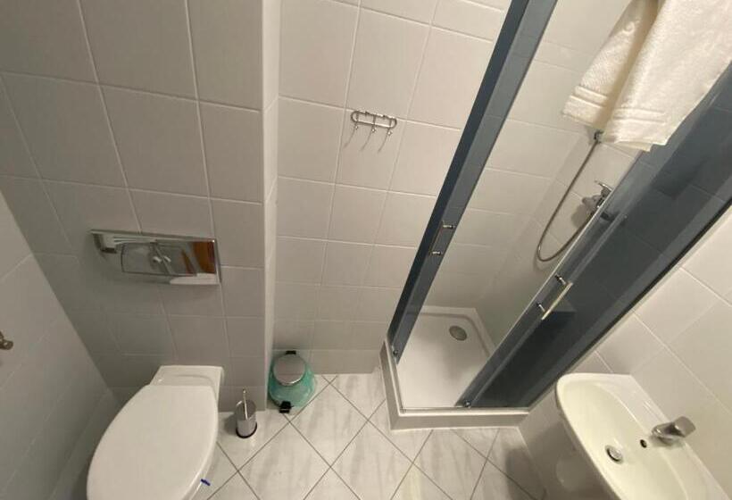 تختخواب و صبحانه Dom Brama Mazur