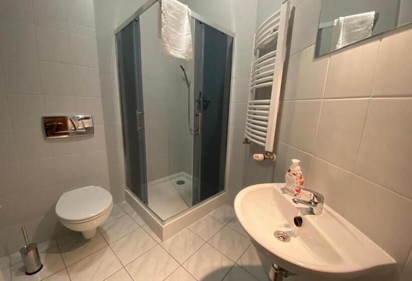 تختخواب و صبحانه Dom Brama Mazur