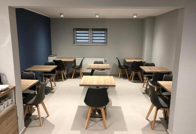 تختخواب و صبحانه Hugo