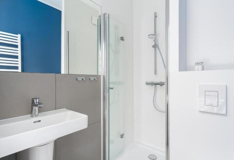 تختخواب و صبحانه Hugo