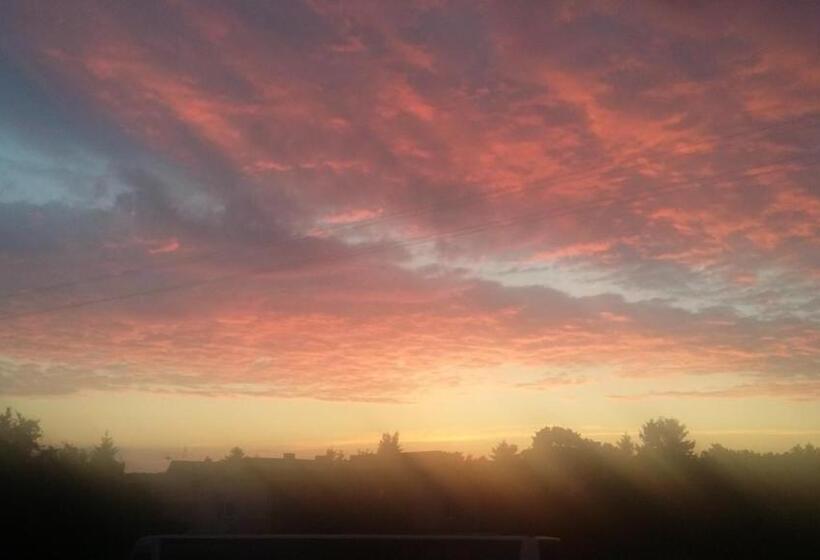 تختخواب و صبحانه Laguna