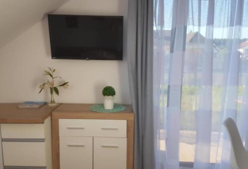 Bed and Breakfast Pensjonat Dziki Zakątek