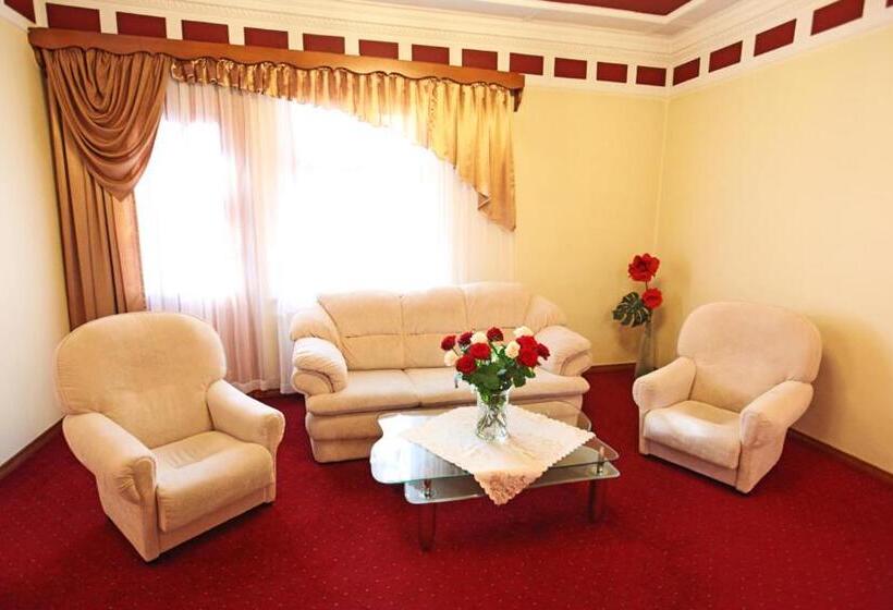 تختخواب و صبحانه Rezydencja Patria