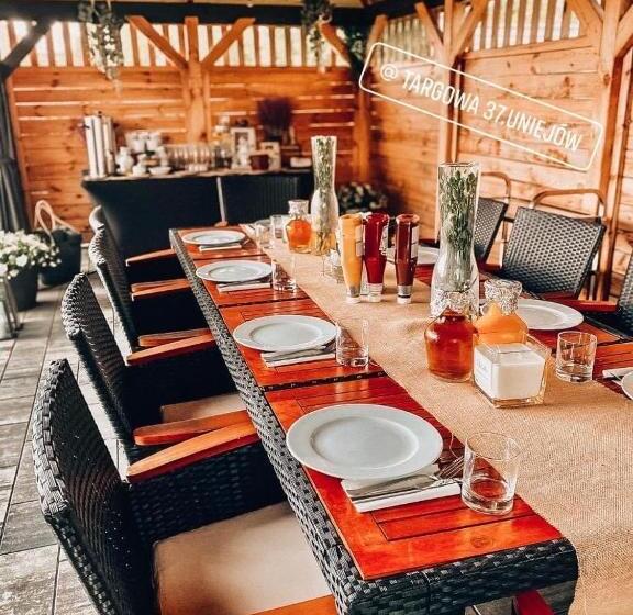 تختخواب و صبحانه Targowa37 Uniejow