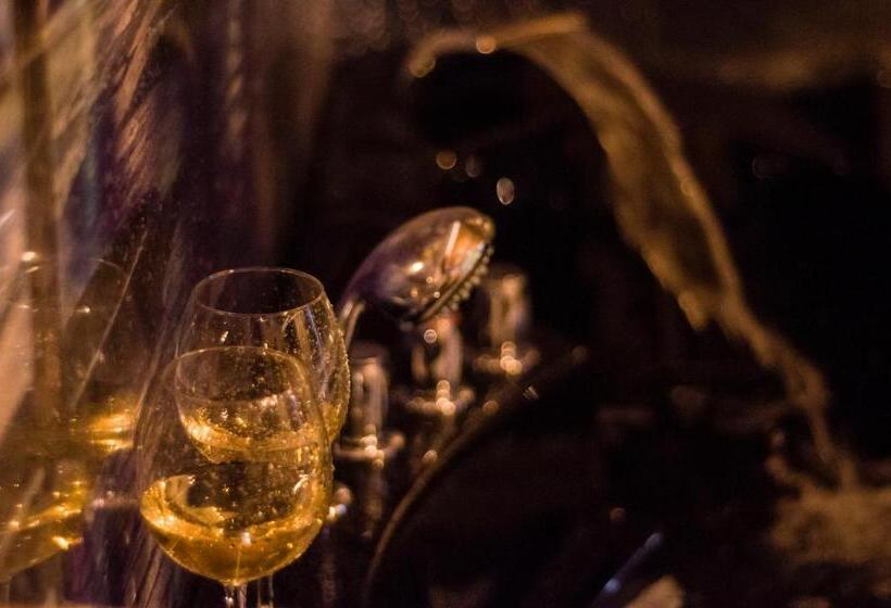 Bed and Breakfast Underground Jacuzzi Rooms