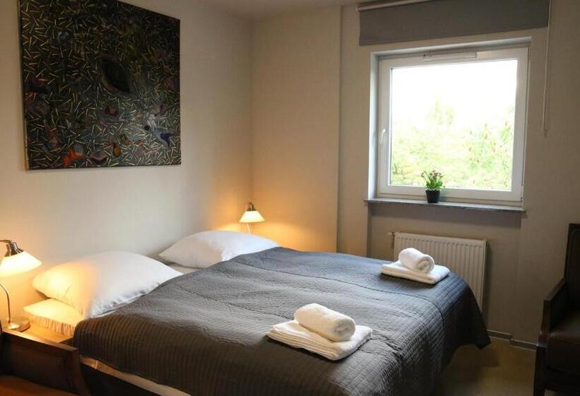 تختخواب و صبحانه Villa Art Korab