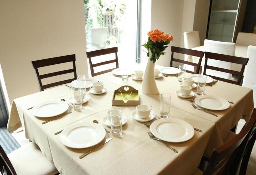 تختخواب و صبحانه Villa Art Korab