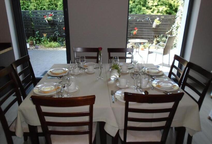 مبيت وإفطار Villa Art Korab