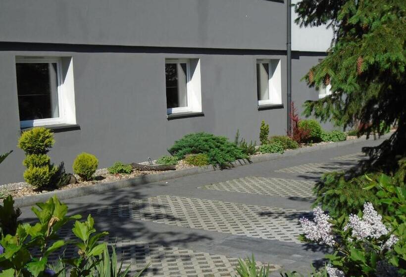 مبيت وإفطار Villa Art Korab