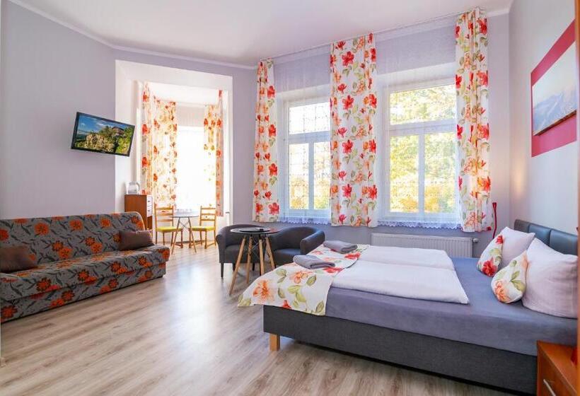 مبيت وإفطار Willa Diament