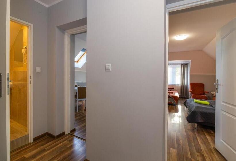 مبيت وإفطار Willa Diament