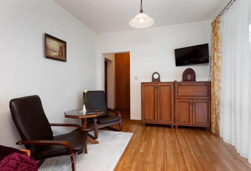 تختخواب و صبحانه Willa Jerrego