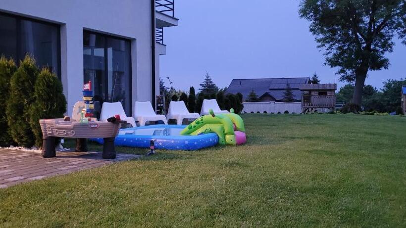 تختخواب و صبحانه Willa Kardamon