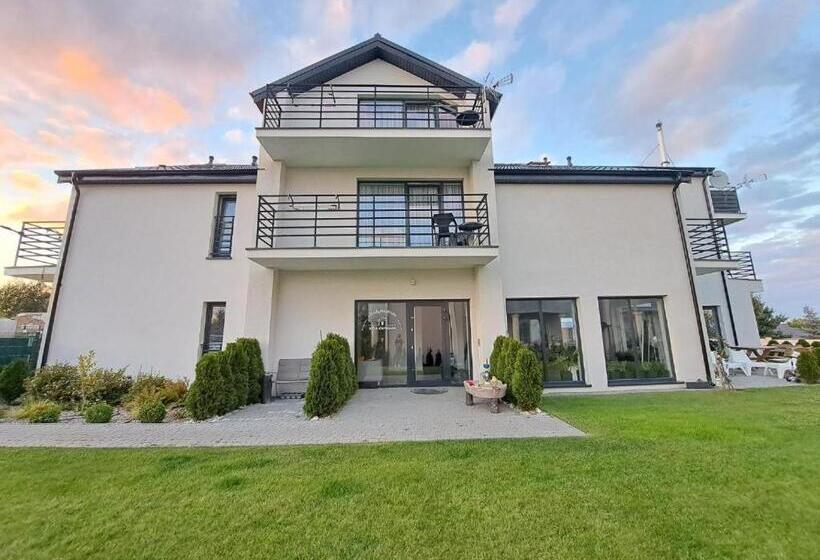 تختخواب و صبحانه Willa Kardamon