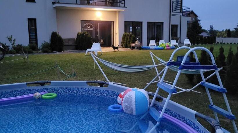 تختخواب و صبحانه Willa Kardamon