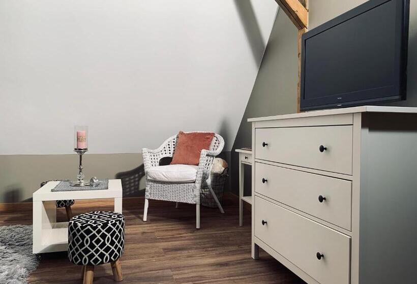 تختخواب و صبحانه Willa Karkonoska