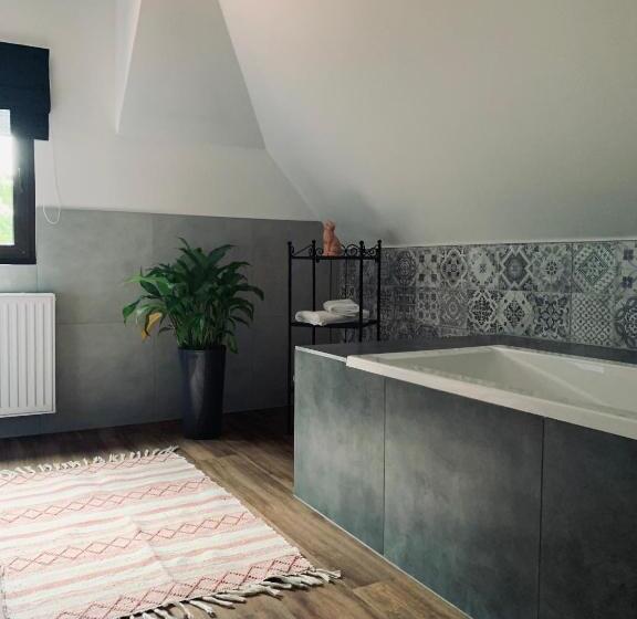 تختخواب و صبحانه Willa Karkonoska