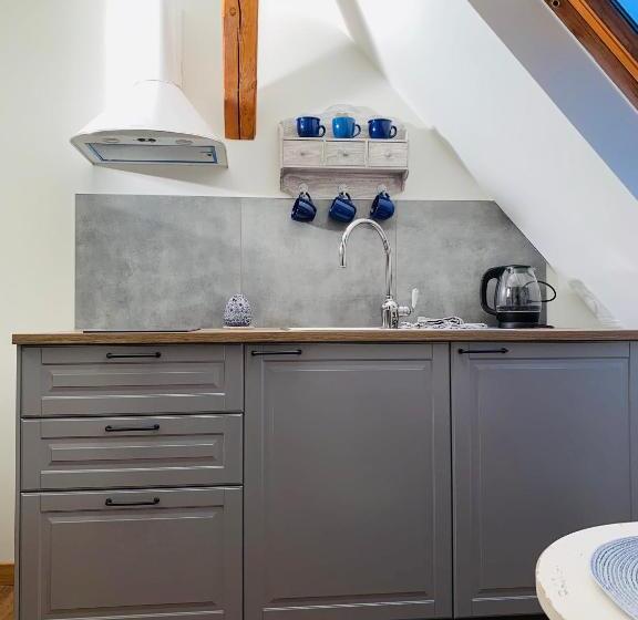 تختخواب و صبحانه Willa Karkonoska