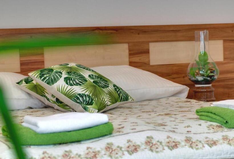 تختخواب و صبحانه Willa U łapów