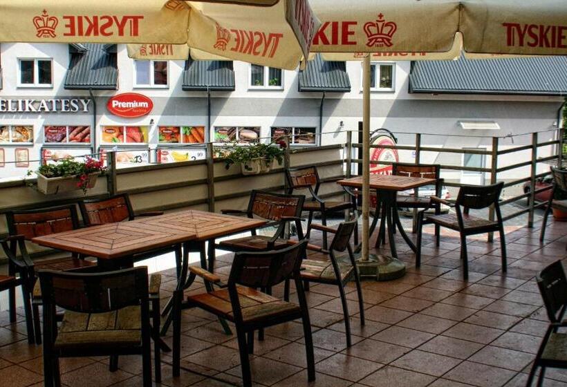 호텔 Aleksandrówka Restauracja I Noclegi