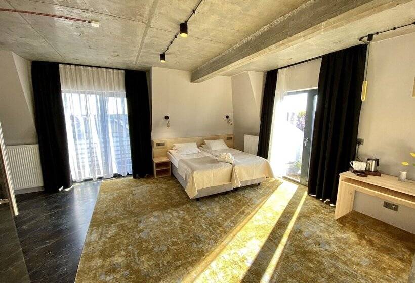 בית מלון כפרי Amber Port