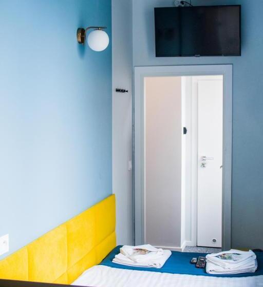 هتل کپسول Kapsuå‚y Bello Aparthostel