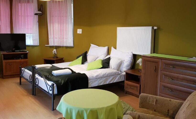 Отель Dom Gościnny Orange