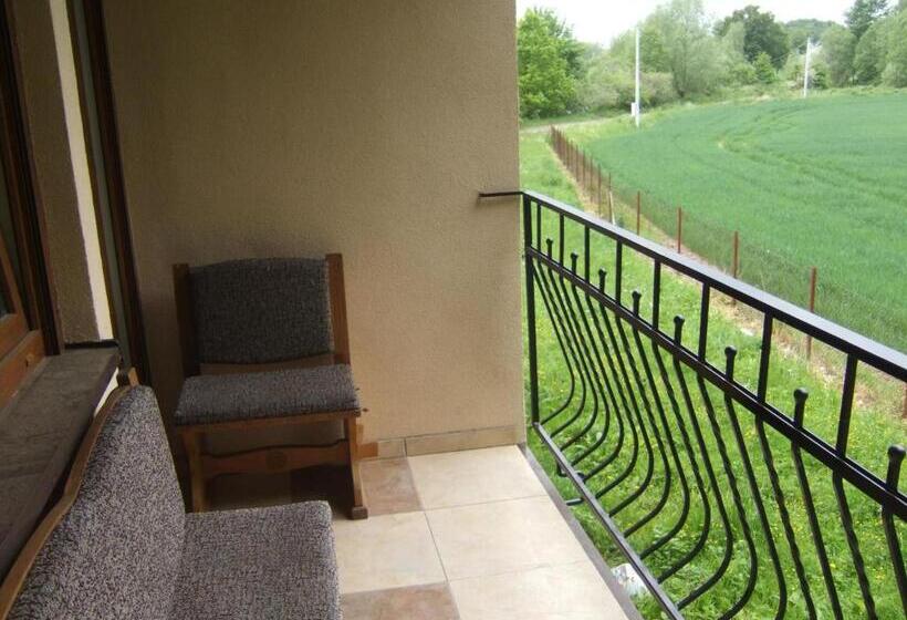 בית מלון כפרי Dom Nad Bobrem Agatowe Kamyki